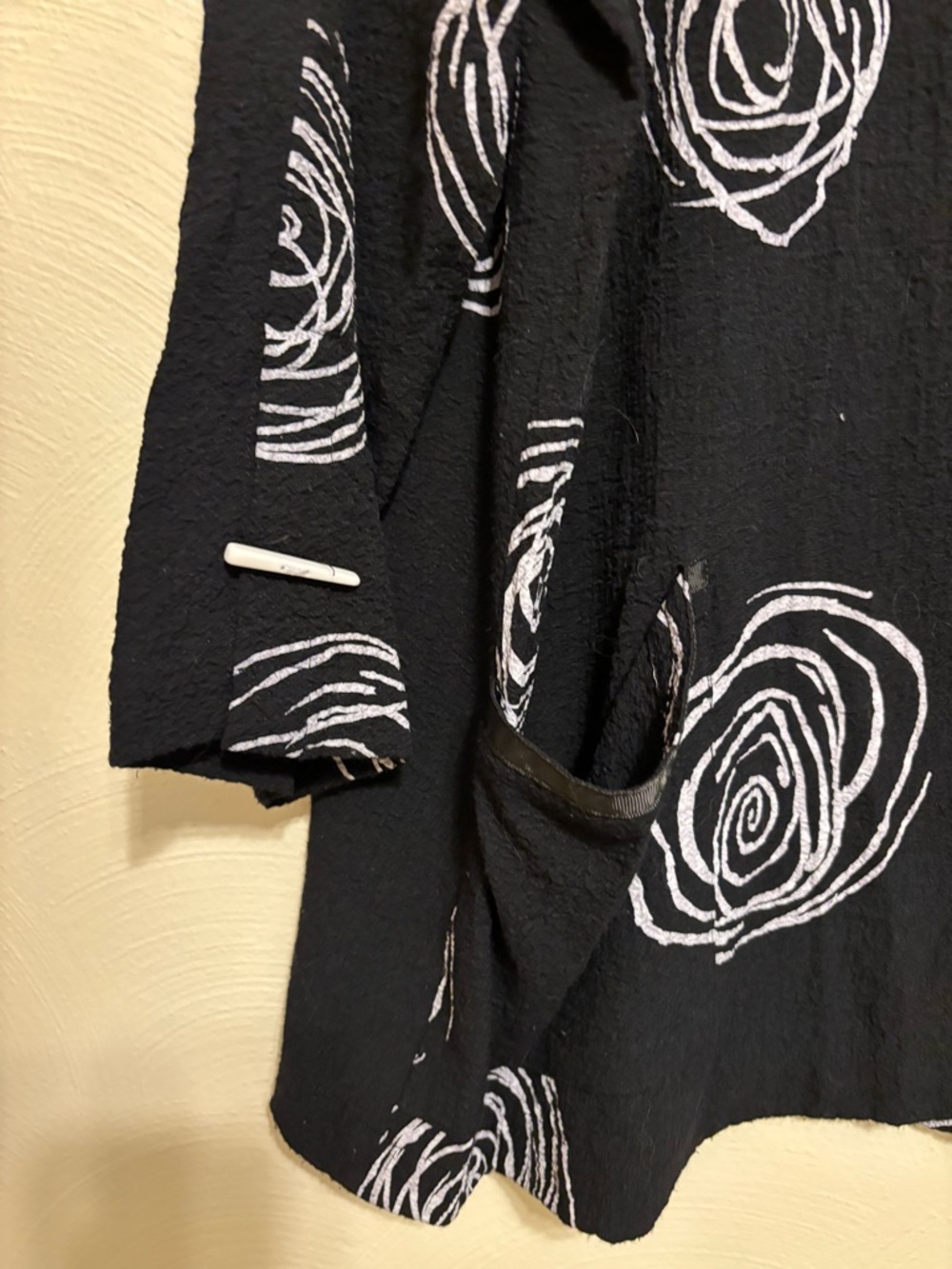 Ali Miles Black White Abstract Top Asymmetrical Button Tunic L - Picture 7 of 8